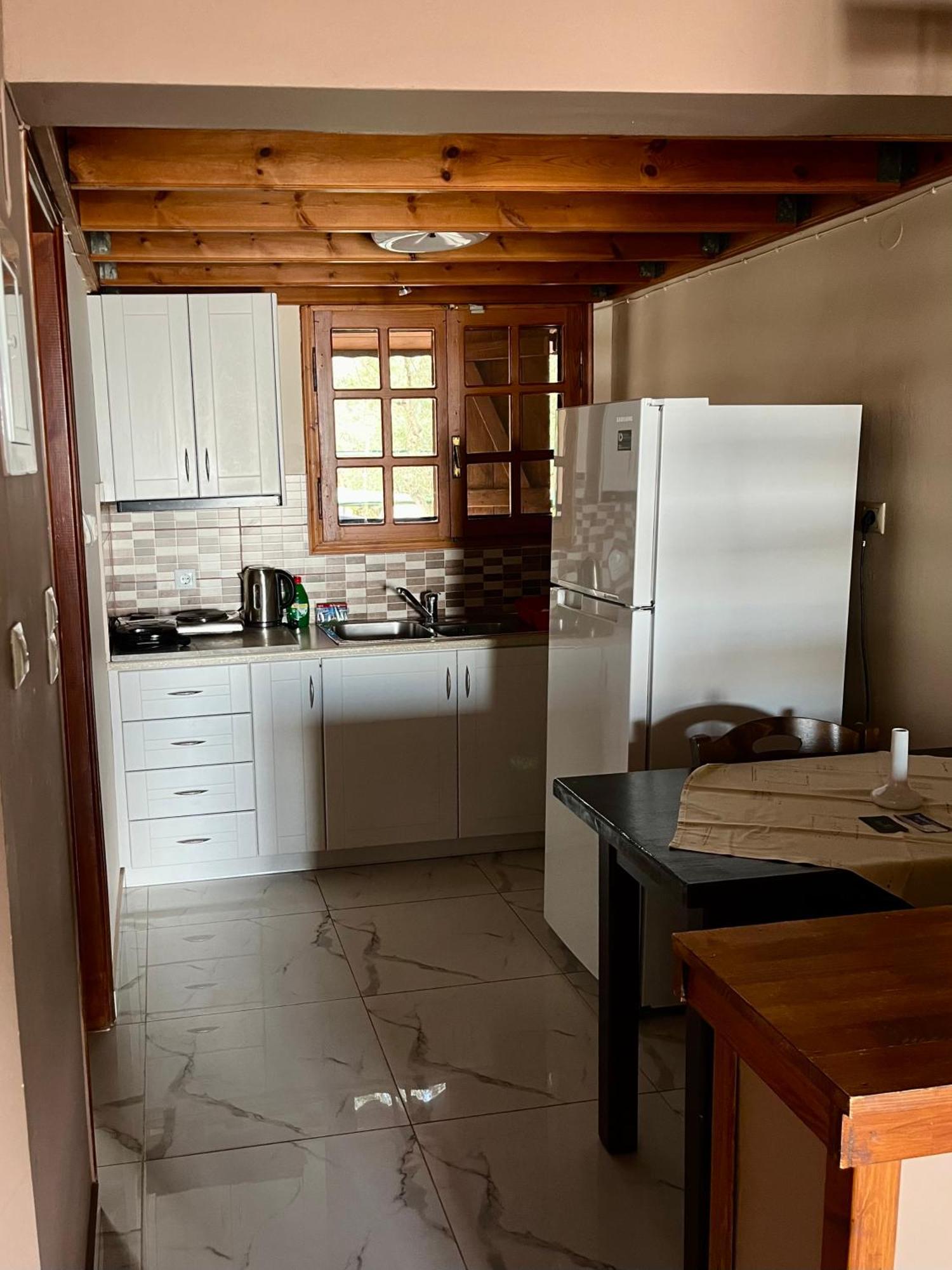 Studios Resbithas Gythio Esterno foto